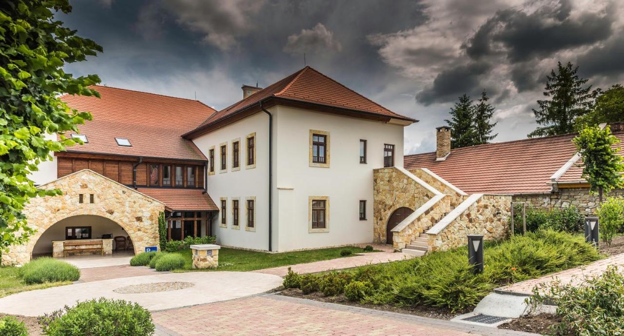 Grossmann Haz Aparthotel Mád Exteriör bild