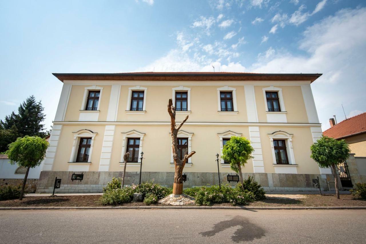 Grossmann Haz Aparthotel Mád Exteriör bild